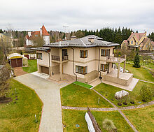 Дизайнерский дом у воды в Пчелке