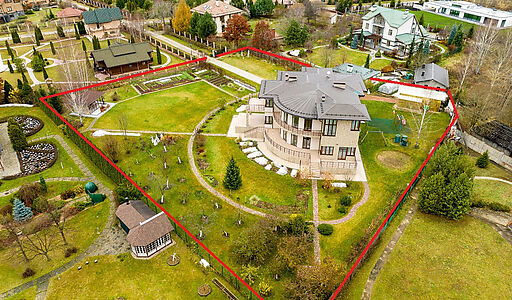 Дизайнерский дом у воды в Пчелке