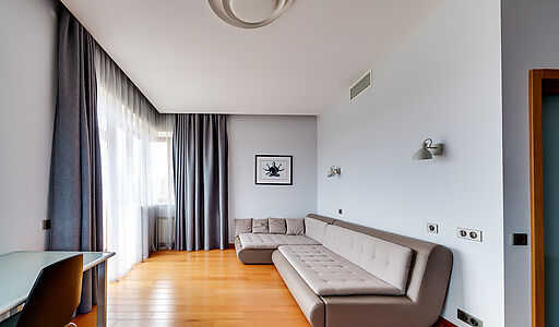 Дизайнерский дом у воды в Пчелке