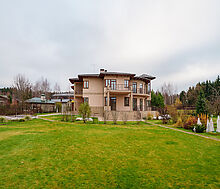 Дизайнерский дом у воды в Пчелке