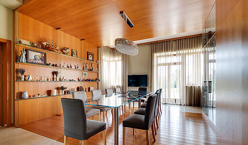 Дизайнерский дом у воды в Пчелке