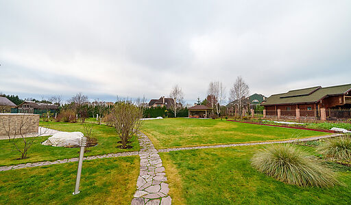 Дизайнерский дом у воды в Пчелке