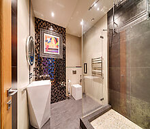 Дизайнерский дом у воды в Пчелке