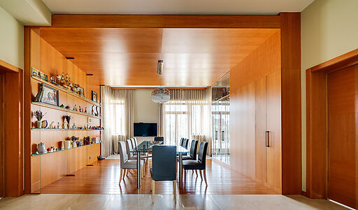 Дизайнерский дом у воды в Пчелке