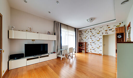 Дизайнерский дом у воды в Пчелке