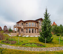 Дизайнерский дом у воды в Пчелке