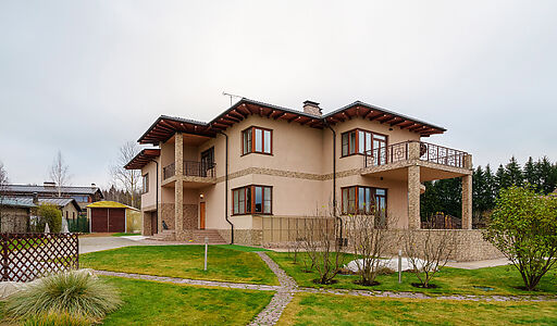 Дизайнерский дом у воды в Пчелке