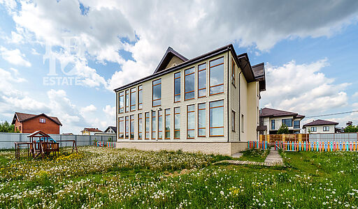 Просторный дом в КП Смартвилль