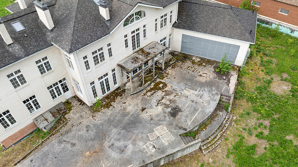 Усадьба в поселке Аврора