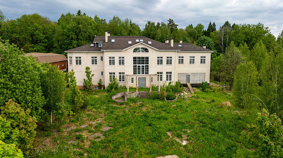 Усадьба в поселке Аврора