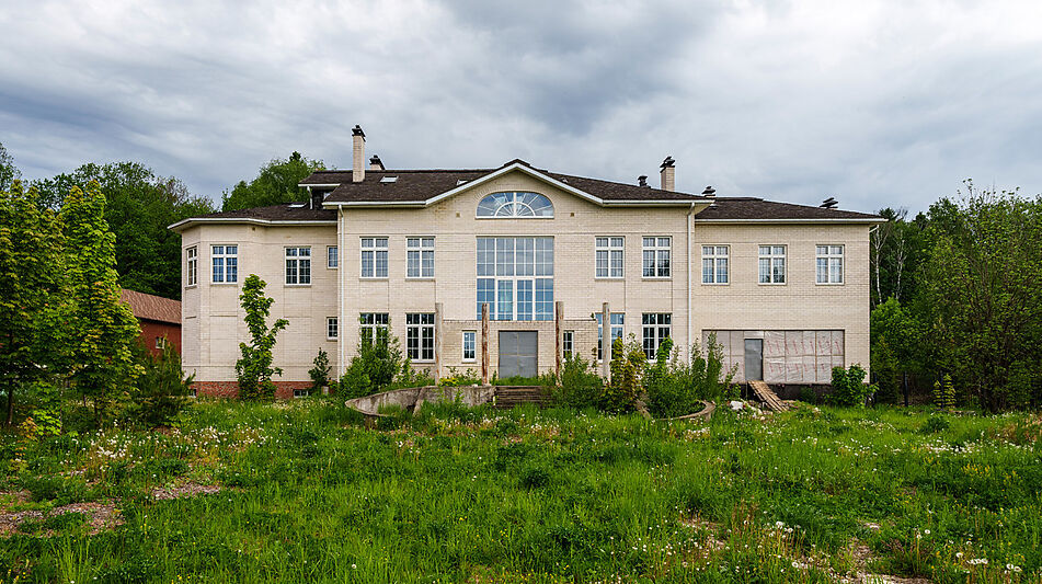 Усадьба в поселке Аврора