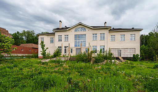 Усадьба в поселке Аврора