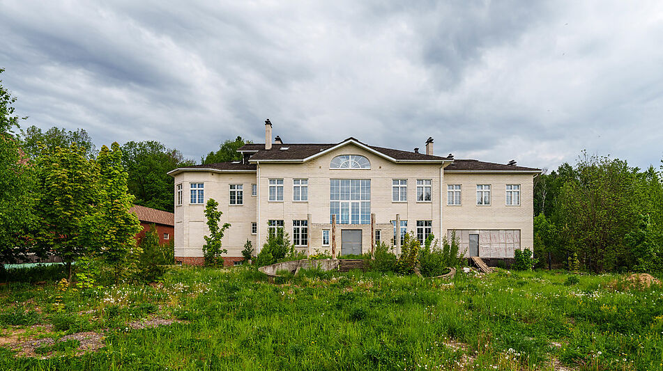 Усадьба в поселке Аврора