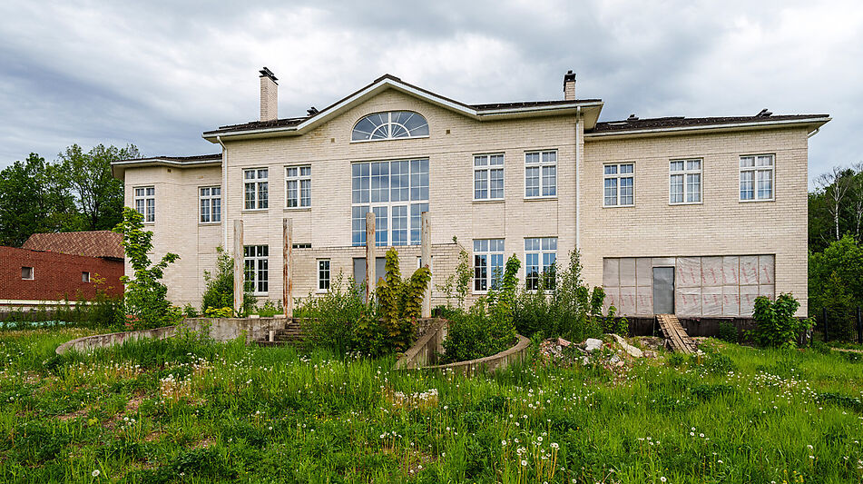 Усадьба в поселке Аврора