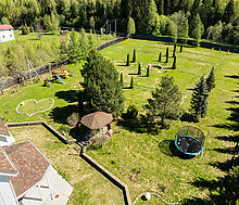 Усадьба в окружении леса