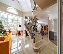 Усадьба в окружении леса