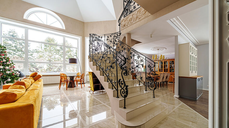 Усадьба в окружении леса