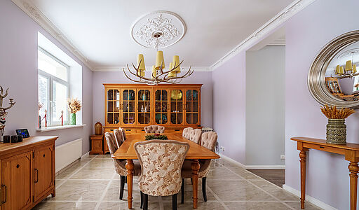 Усадьба в окружении леса