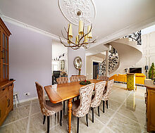 Усадьба в окружении леса