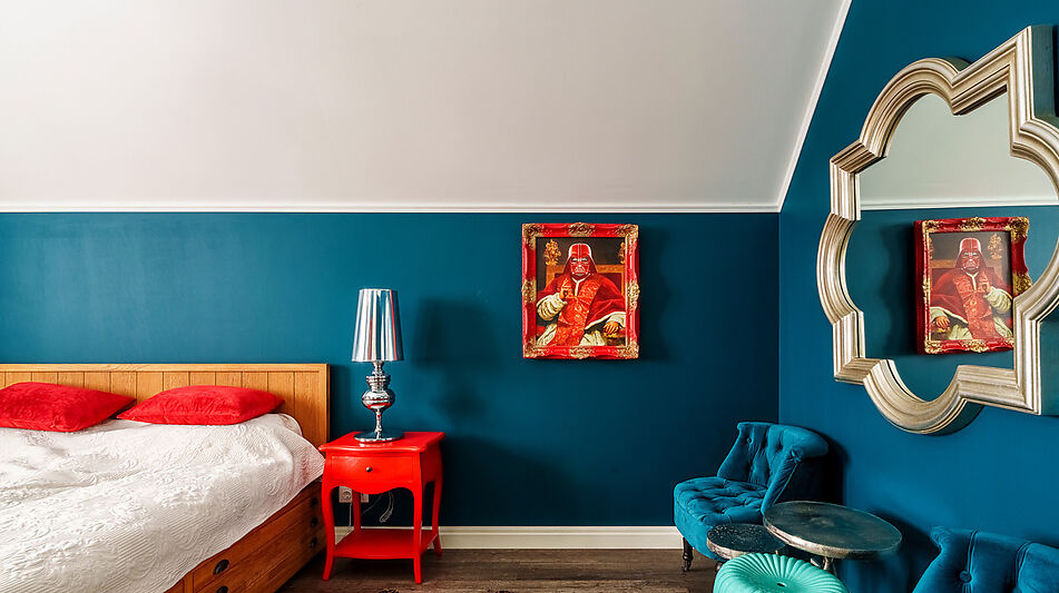 Усадьба в окружении леса