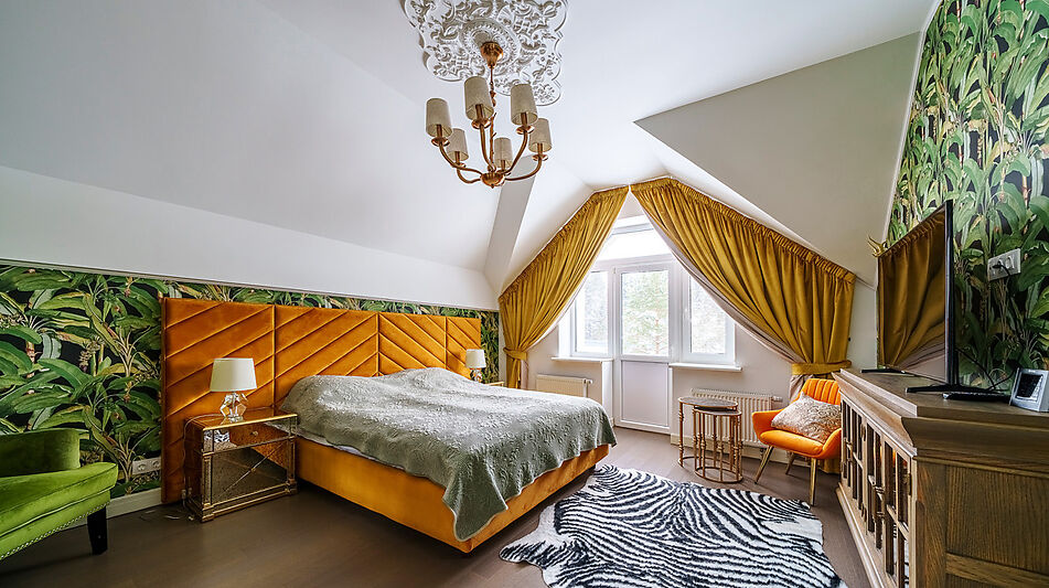 Усадьба в окружении леса