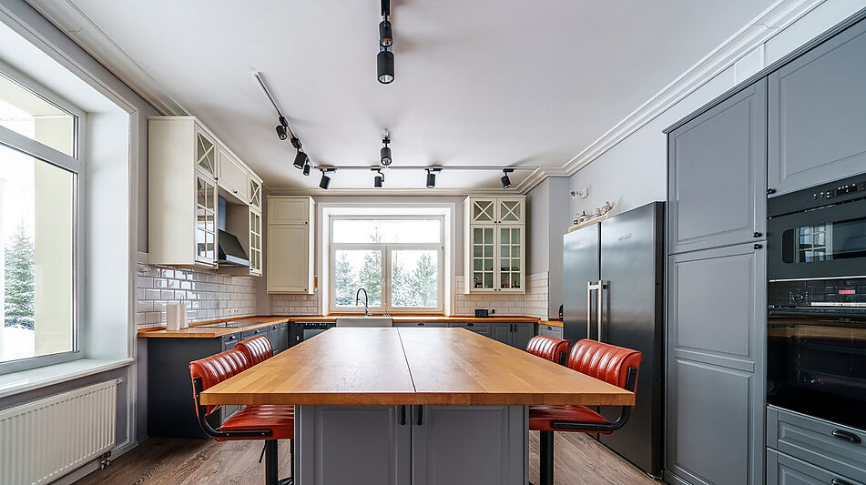 Усадьба в окружении леса