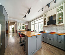 Усадьба в окружении леса