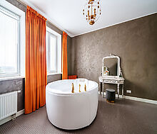 Усадьба в окружении леса