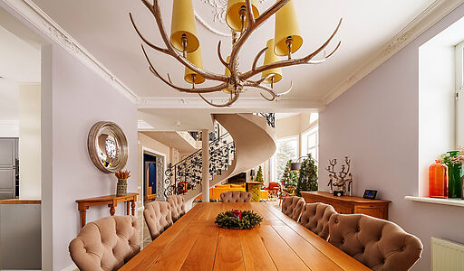 Усадьба в окружении леса