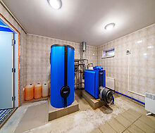 Усадьба в окружении леса