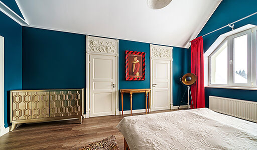 Усадьба в окружении леса