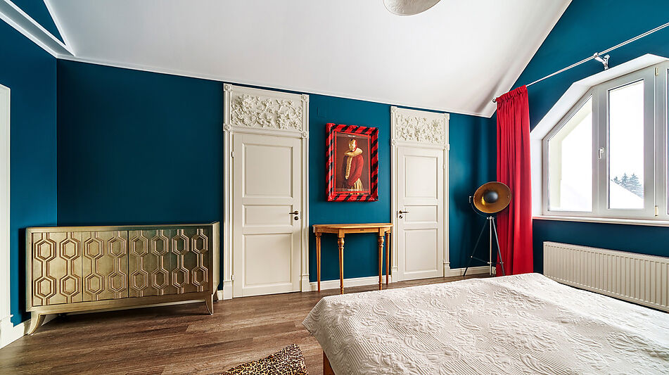 Усадьба в окружении леса