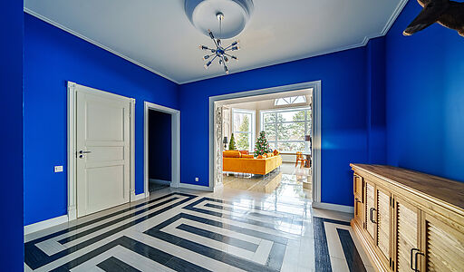 Усадьба в окружении леса