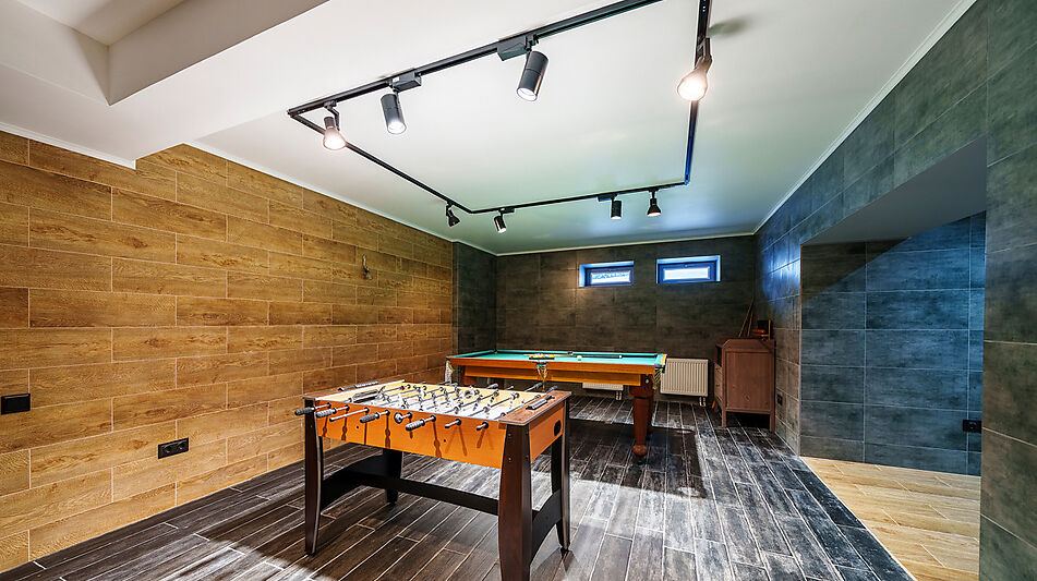 Усадьба в окружении леса