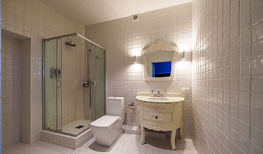 Усадьба в окружении леса