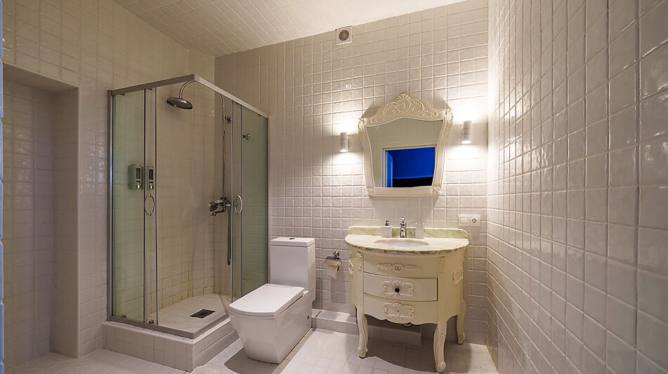 Усадьба в окружении леса