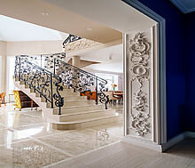 Усадьба в окружении леса