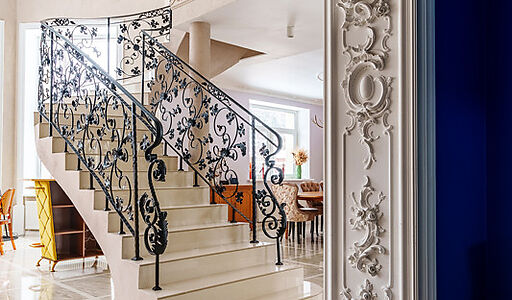 Усадьба в окружении леса