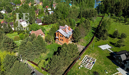 Участок на первой линии Истры