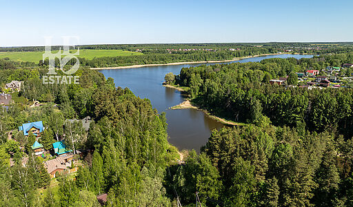 Участок на первой линии Истры