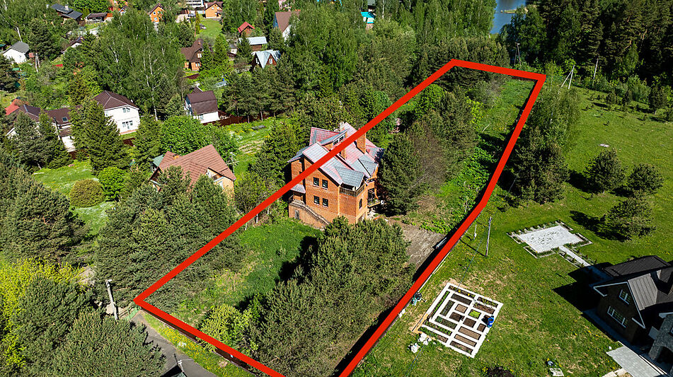 Участок на первой линии Истры