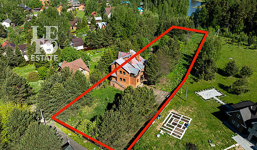 Участок на первой линии Истры