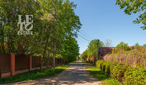 Участок на первой линии Истры