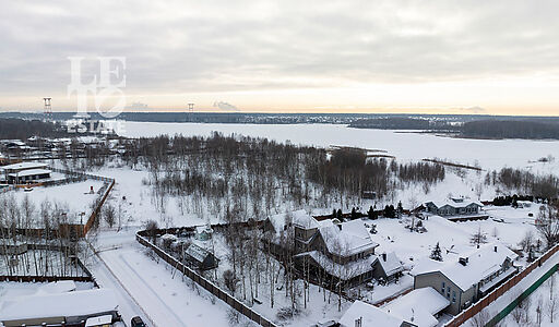 Участок рядом с водой в Витенево