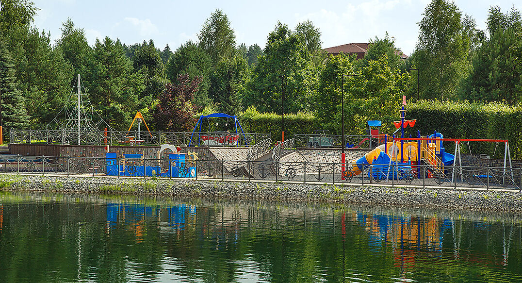 Ренессанс Парк