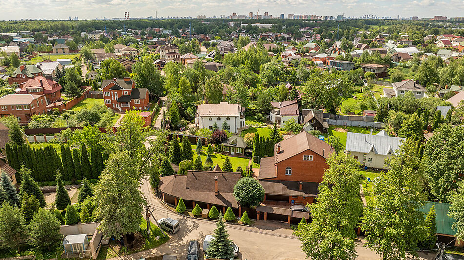 Дом в мини-поселке Грибки