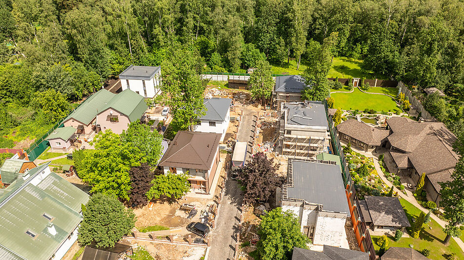 Дом в мини-поселке Грибки