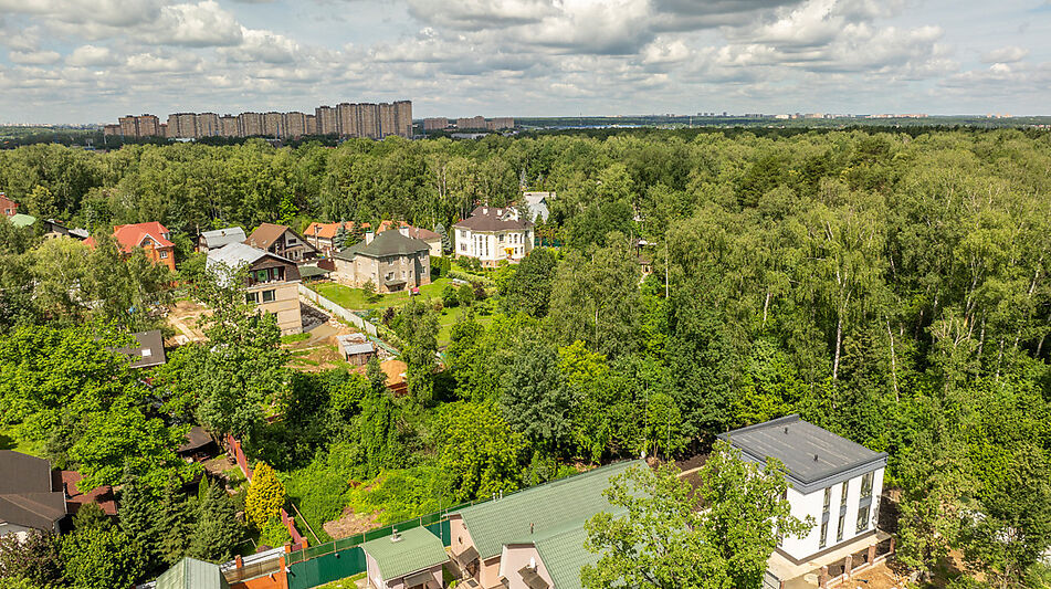 Дом в мини-поселке Грибки