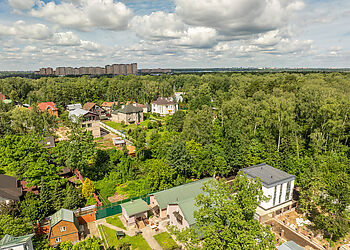 Дом в мини-поселке Грибки