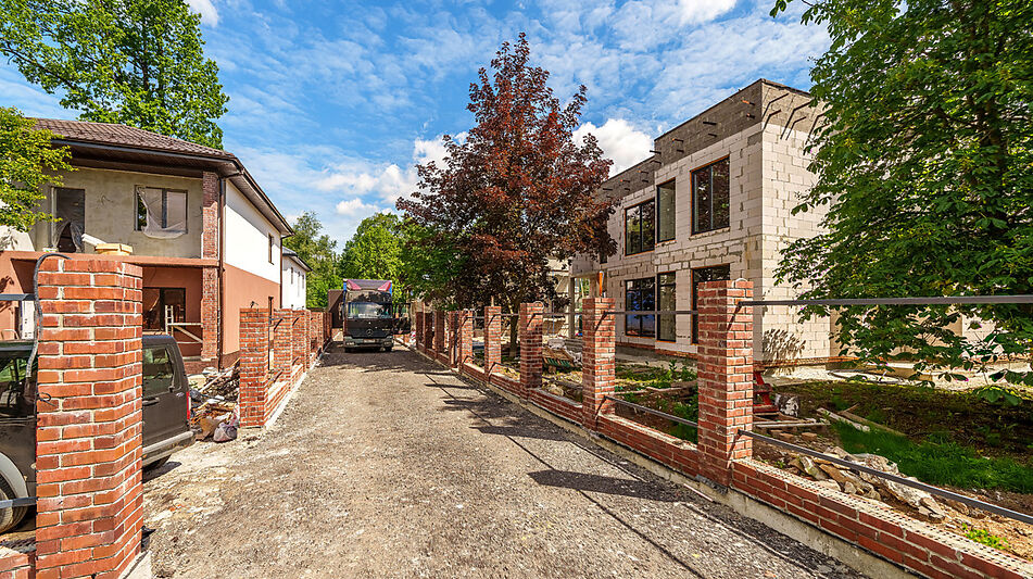 Дом в мини-поселке Грибки